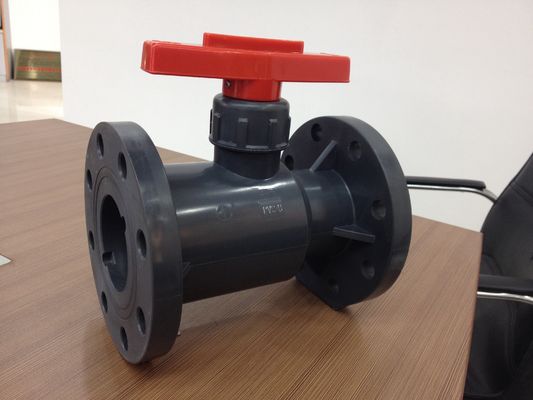 Bola plástica da flange de UPVC, válvula de bola do formulário de Boddily, DN15-DN300